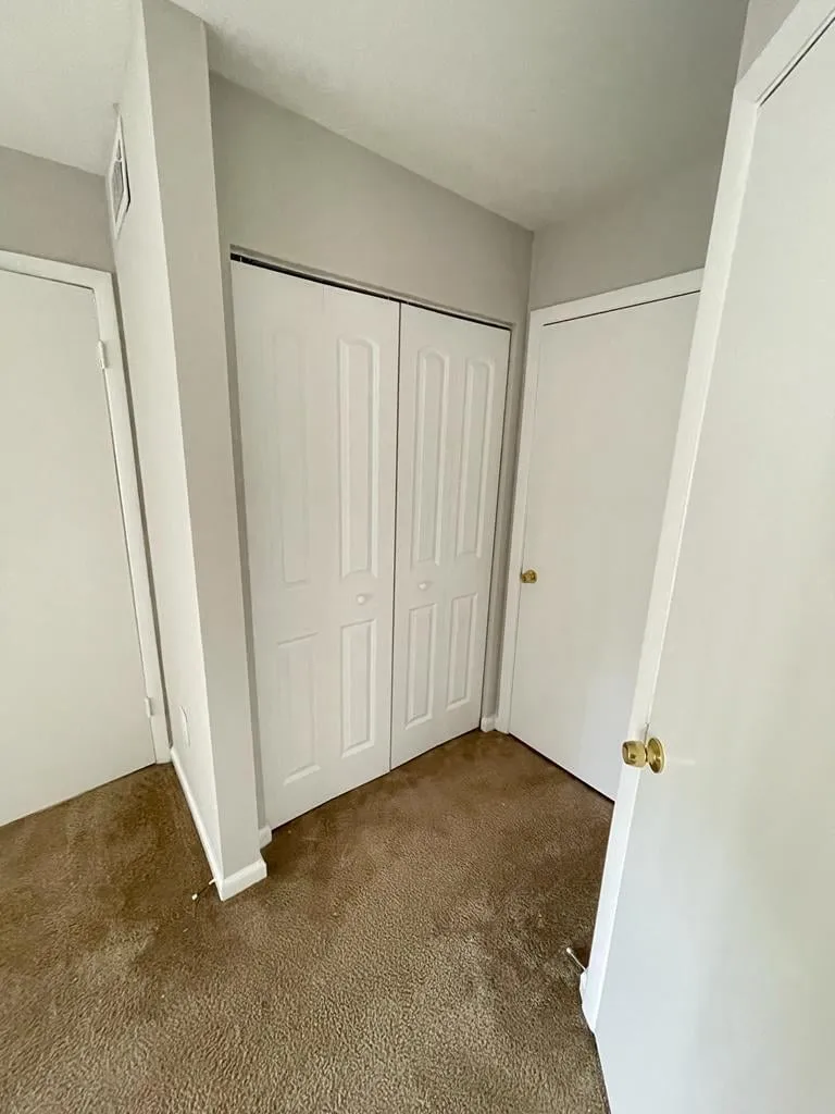 Unit 104 photo 16