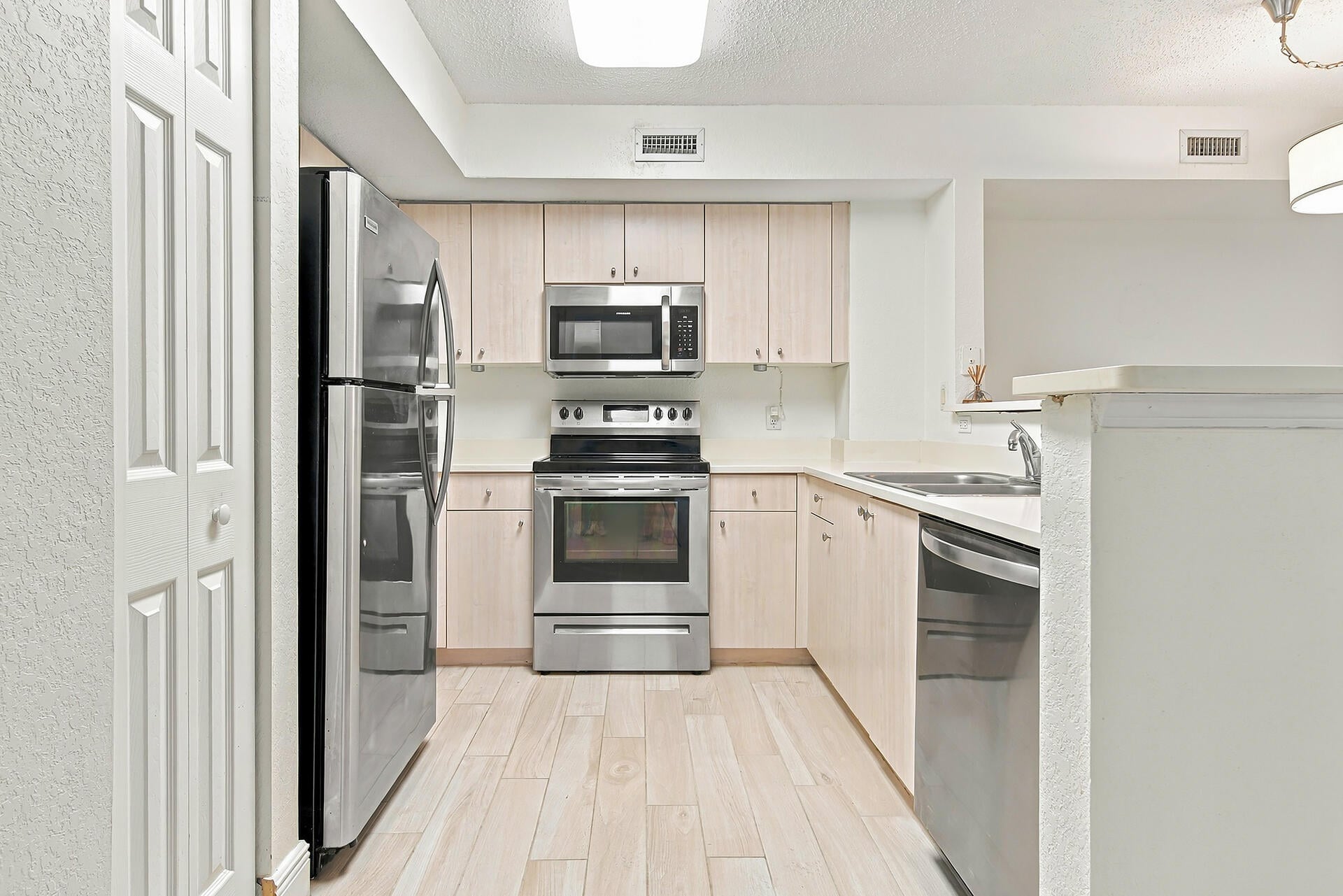 Flagler Pointe Unit 603 photo 7