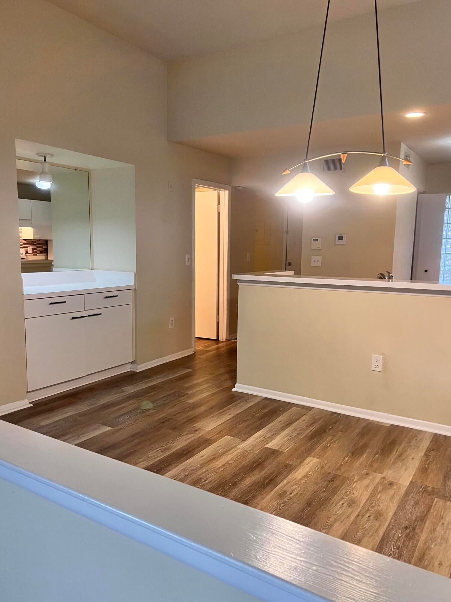 Unit 1613 photo 16