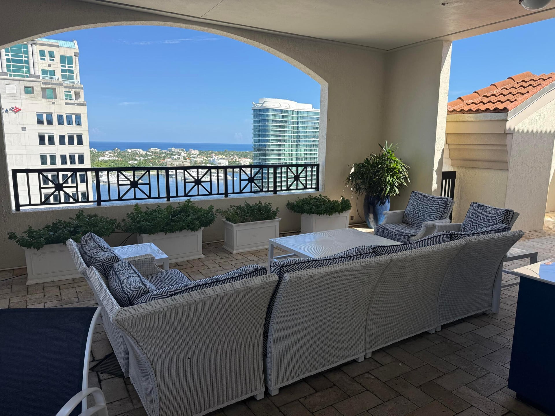 One City Plaza Unit 1621 photo 31