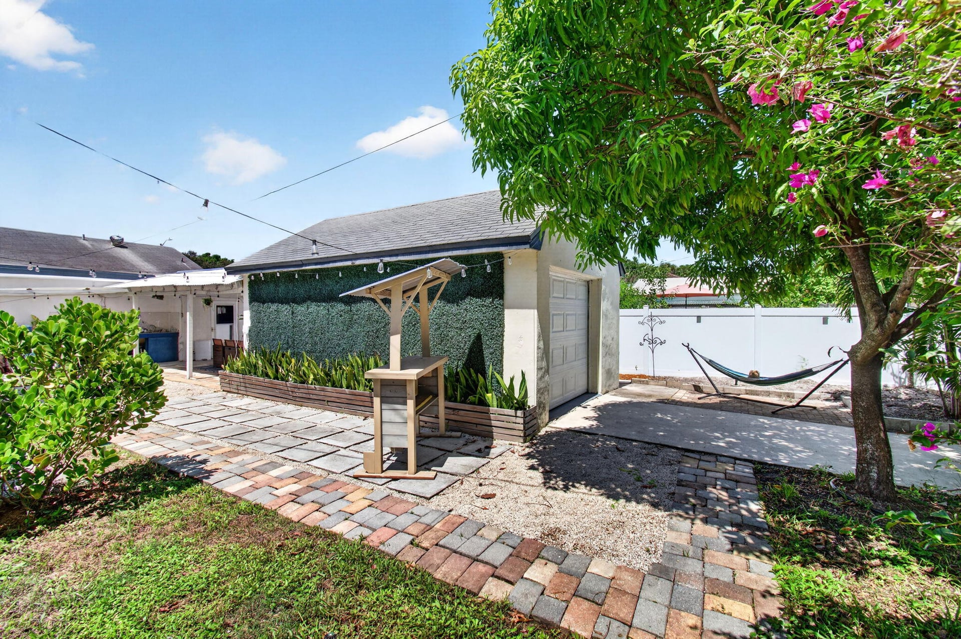 Residence photo 58