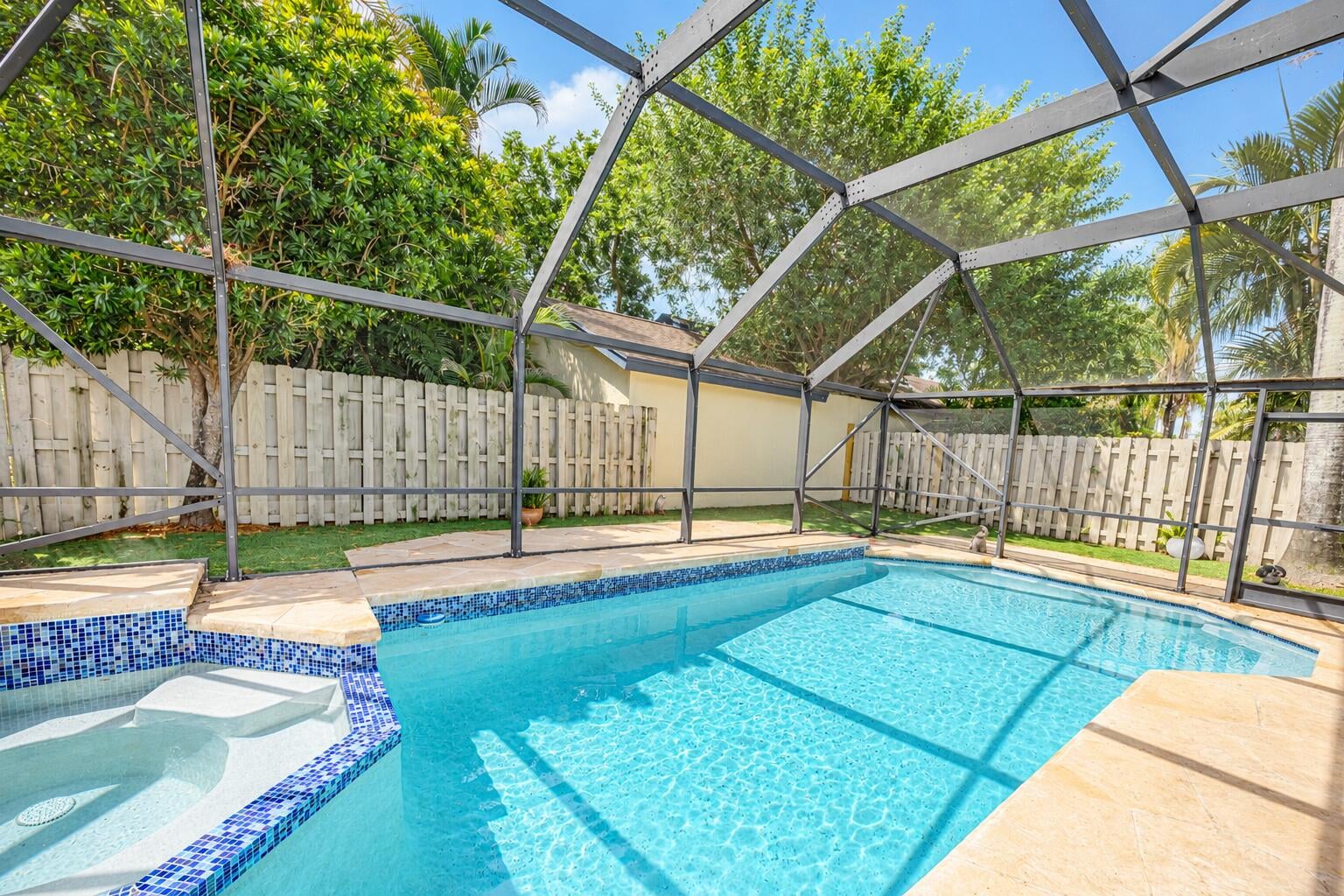 Residence photo 25