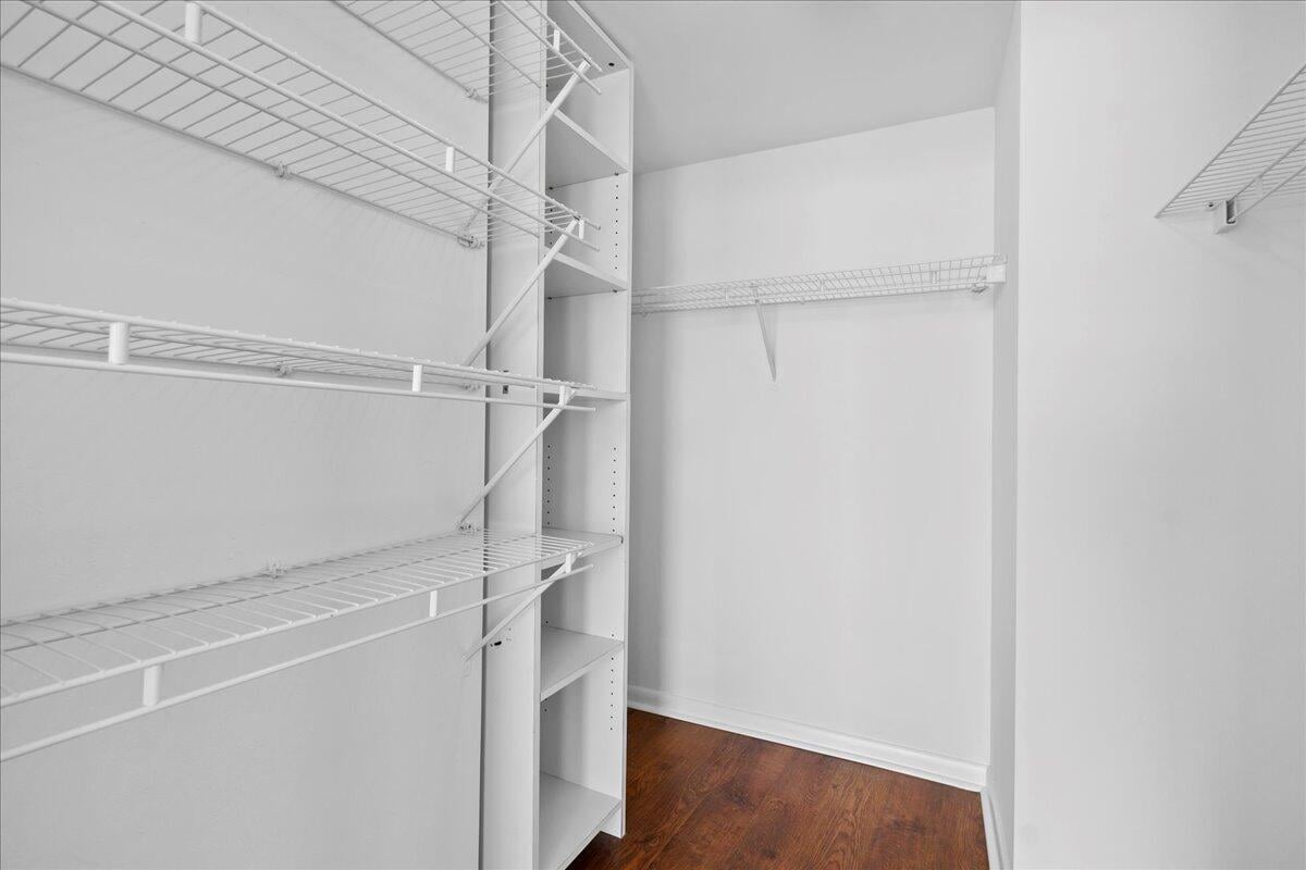 Unit 2402 photo 7