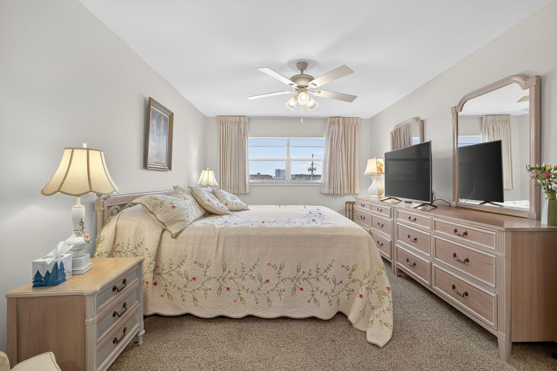 Unit 301 photo 19
