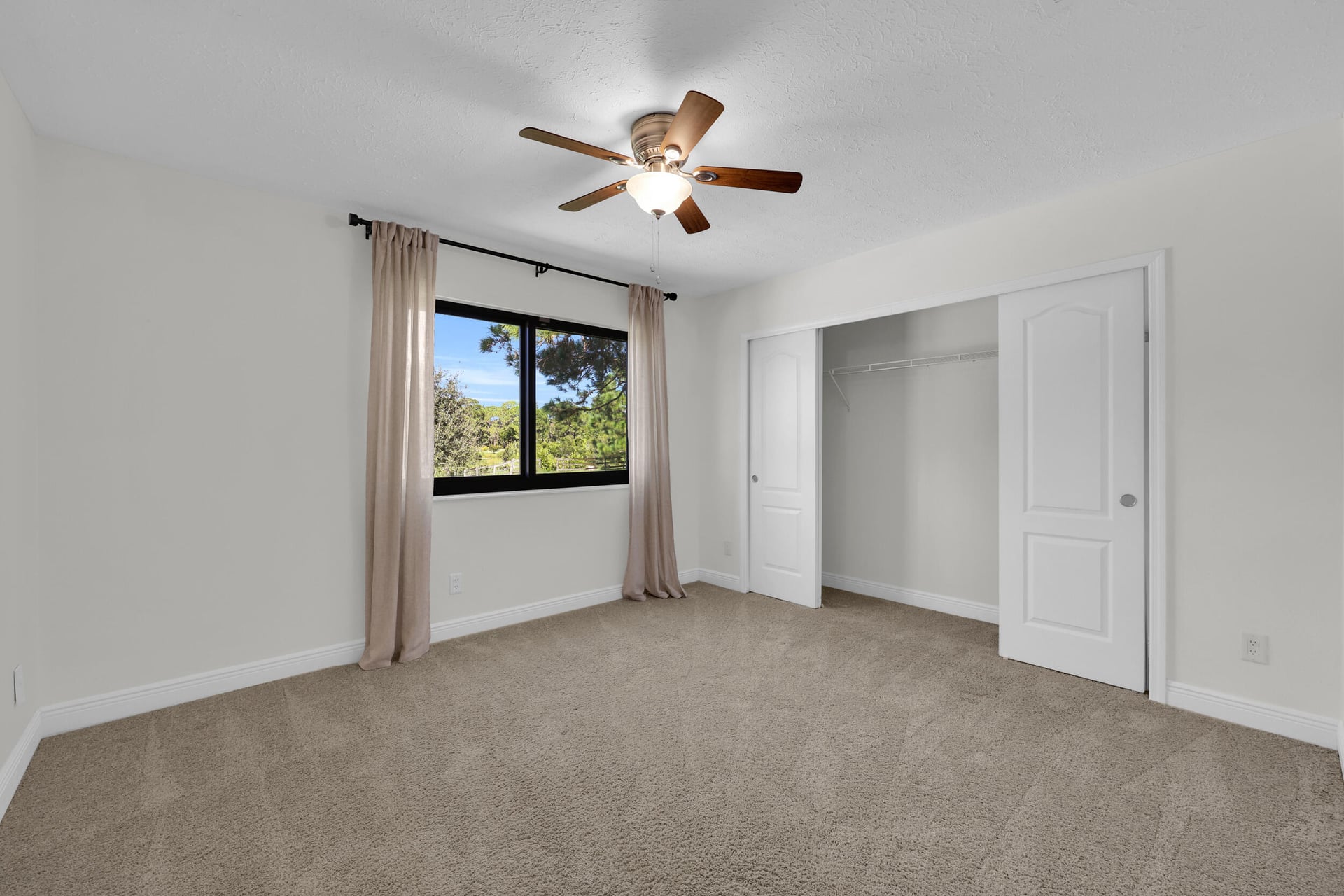 Residence photo 55