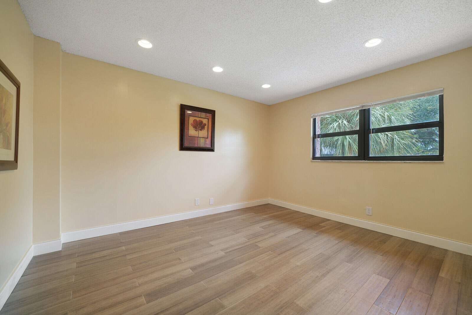 Residence photo 34