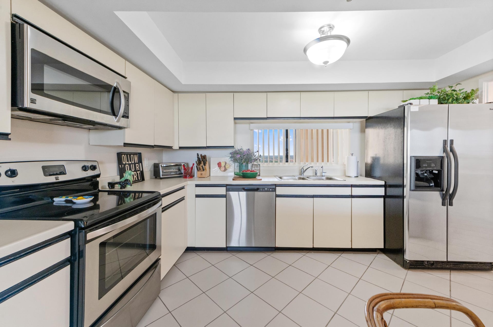 Unit 1603 photo 16