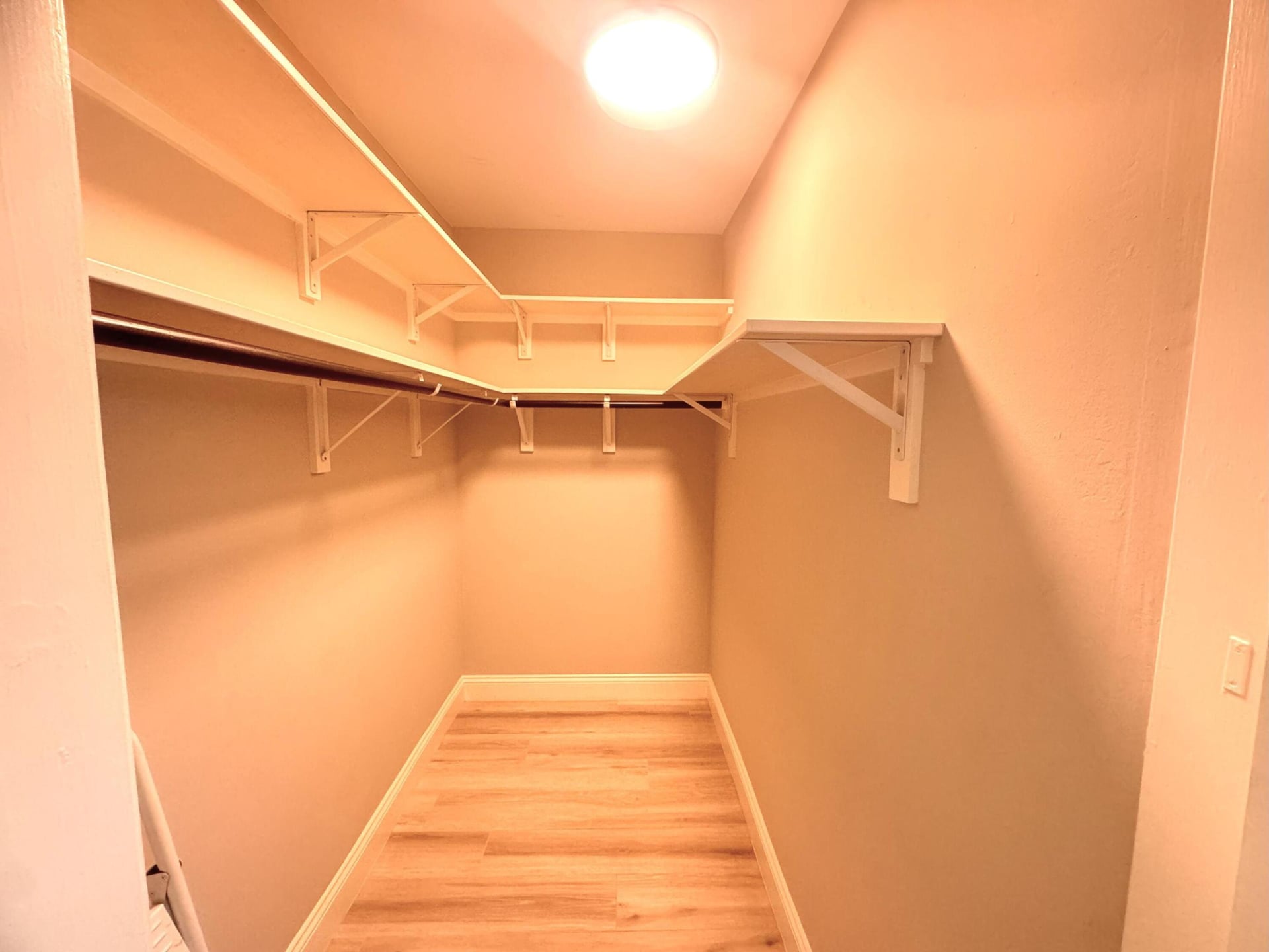 Unit Unit 106 photo 7