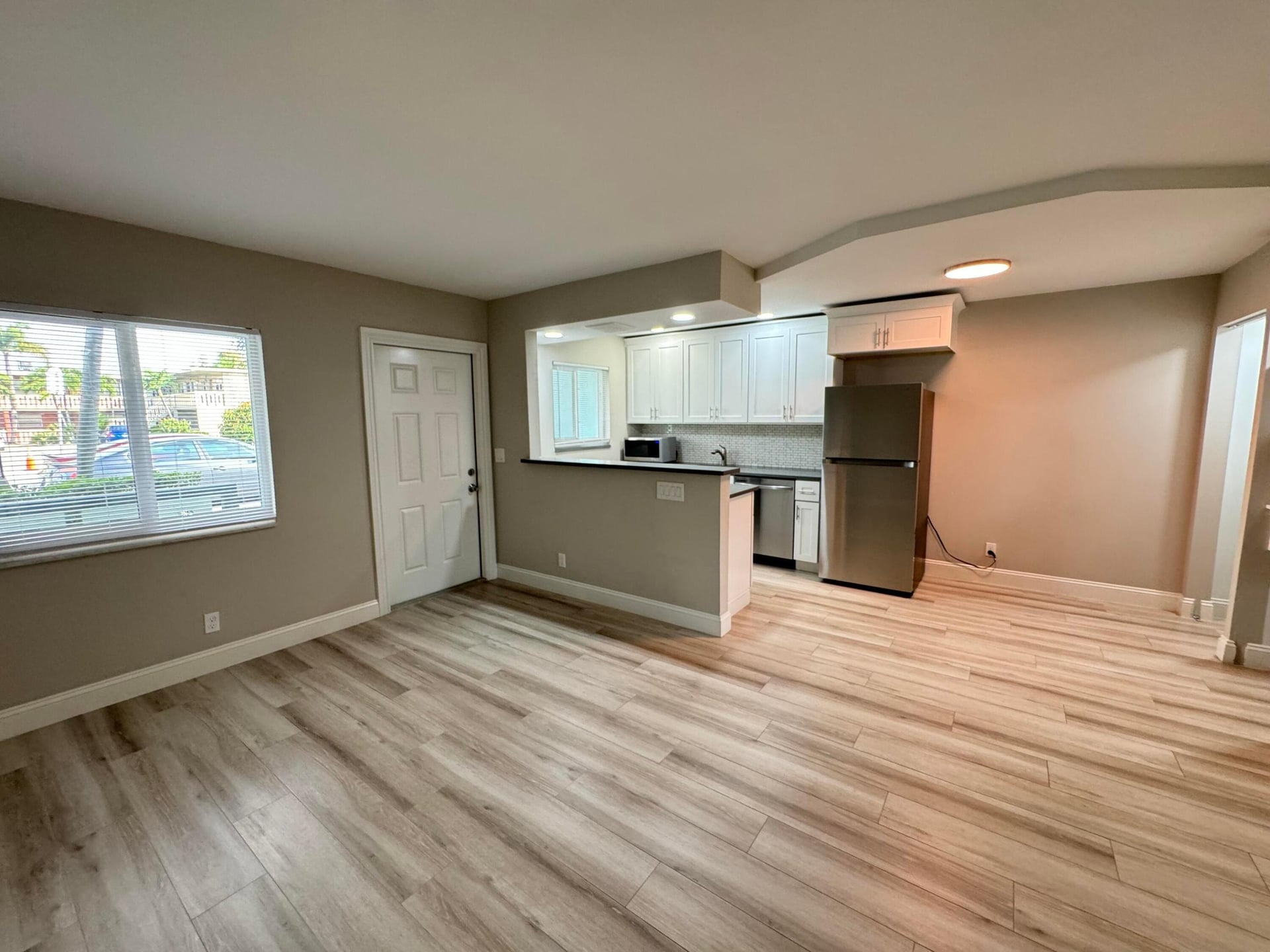 Unit Unit 106 photo 10