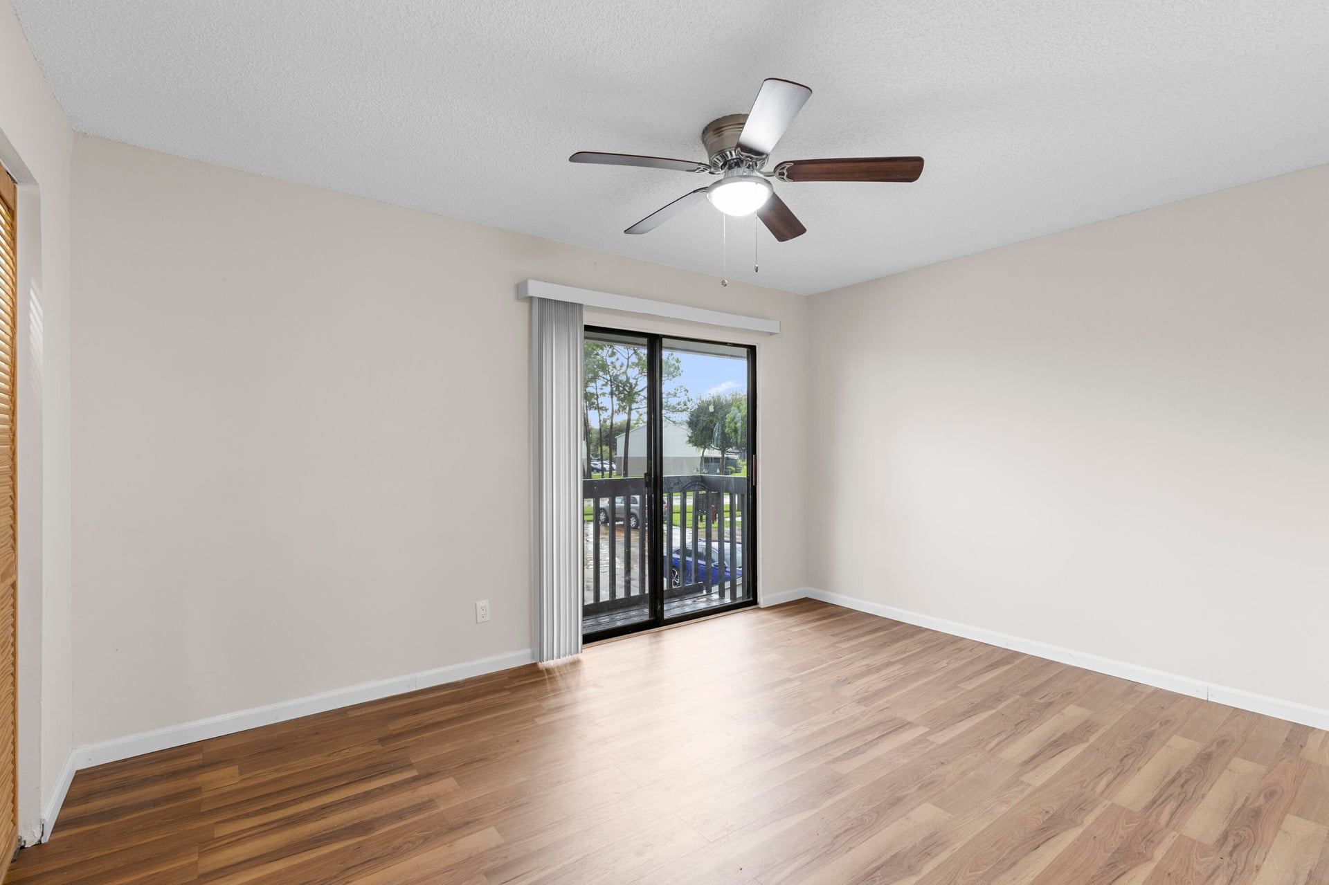  Residence photo 16