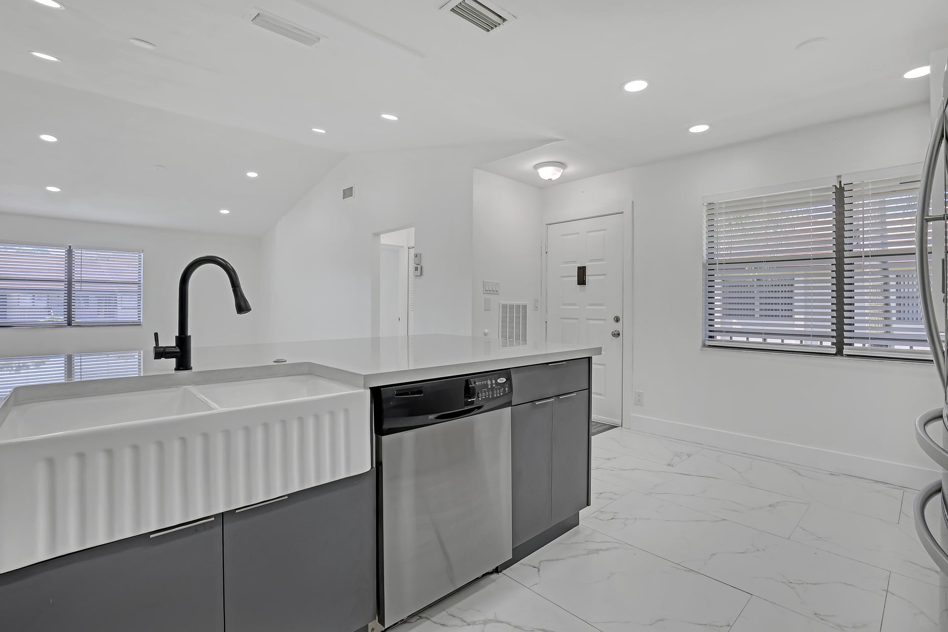 Unit 202 photo 7