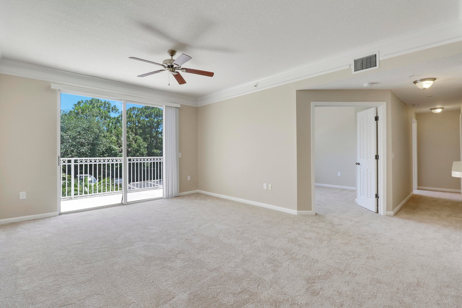 Residence photo 16