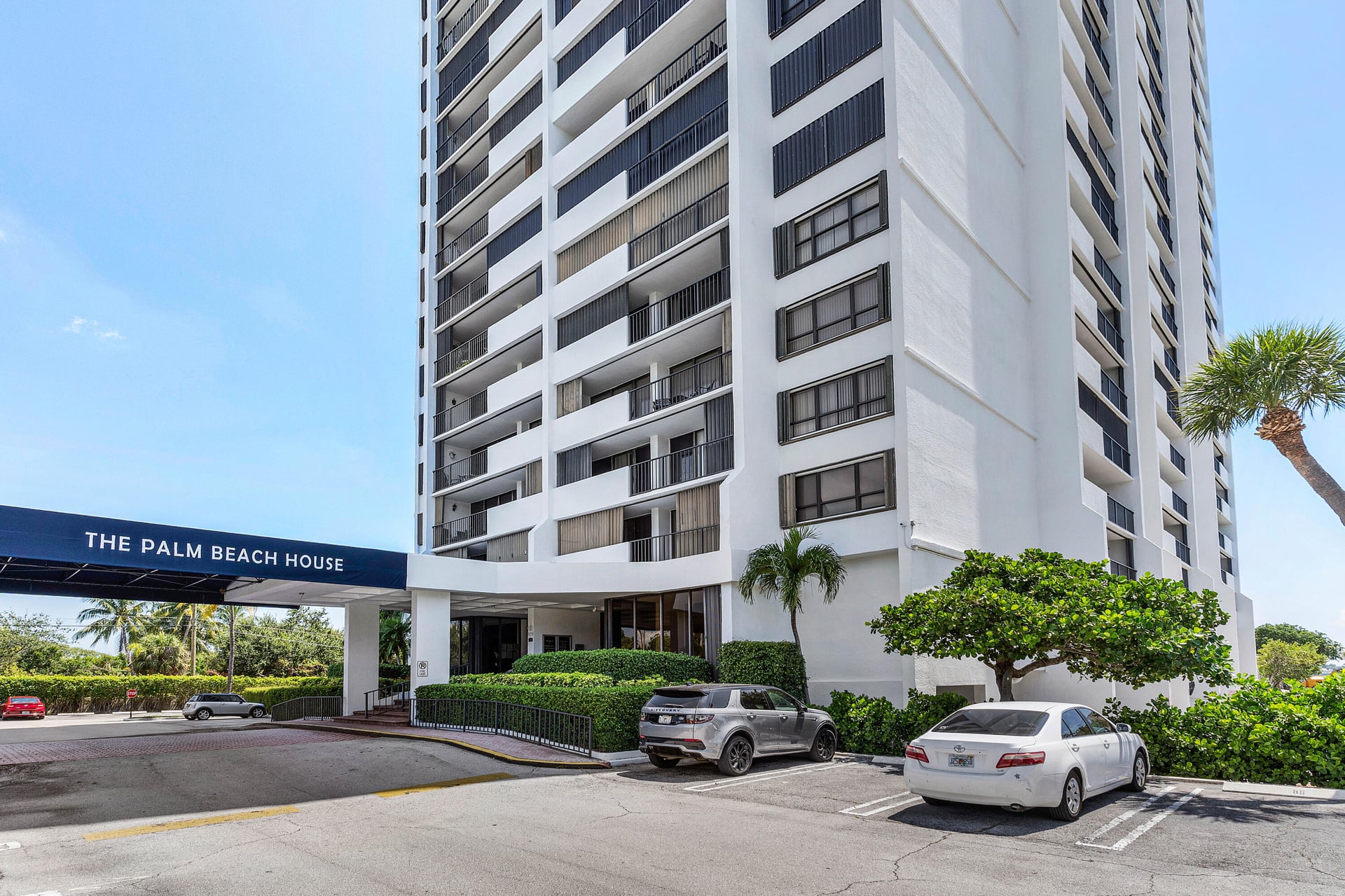 Unit 2105 photo 13