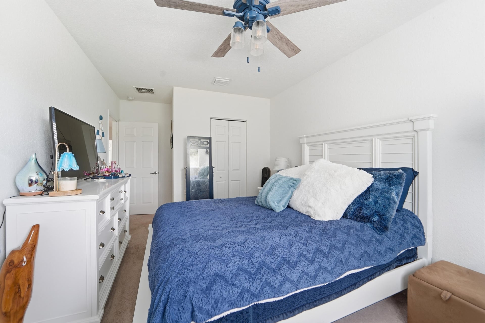 Unit 104 photo 25