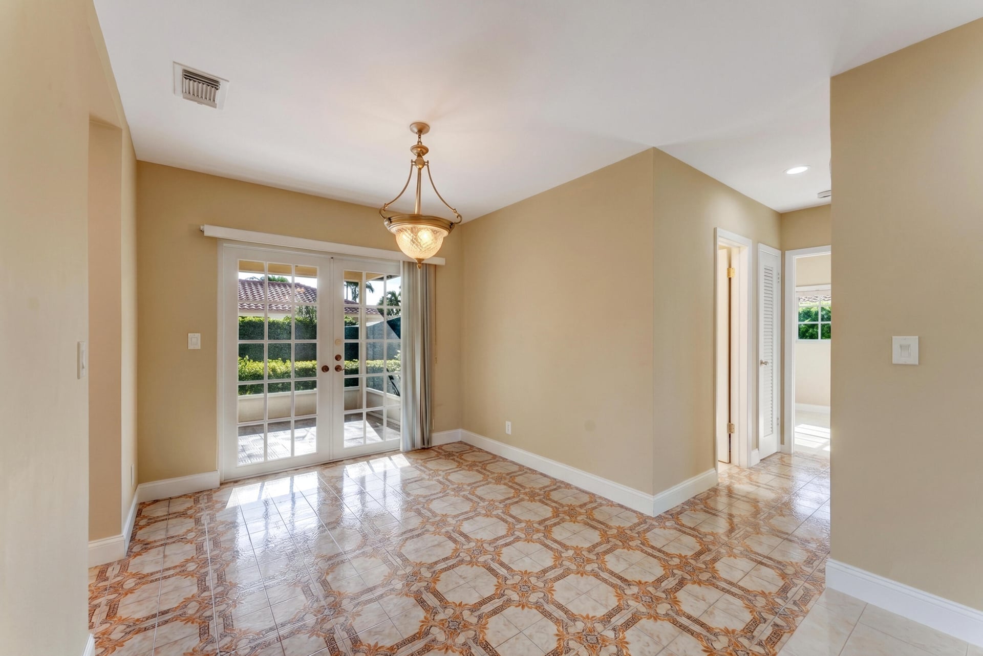  Residence photo 22