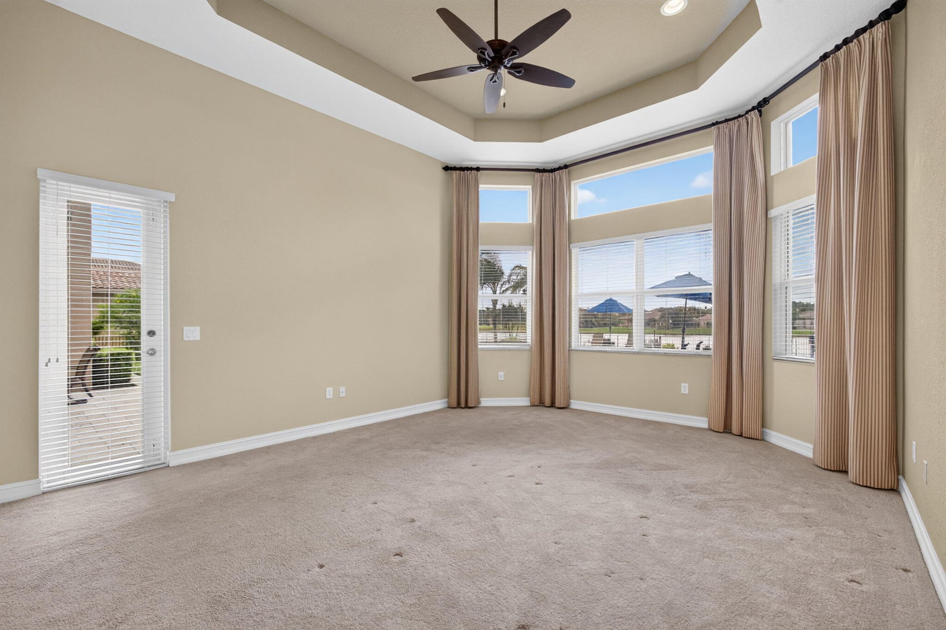 Residence photo 64