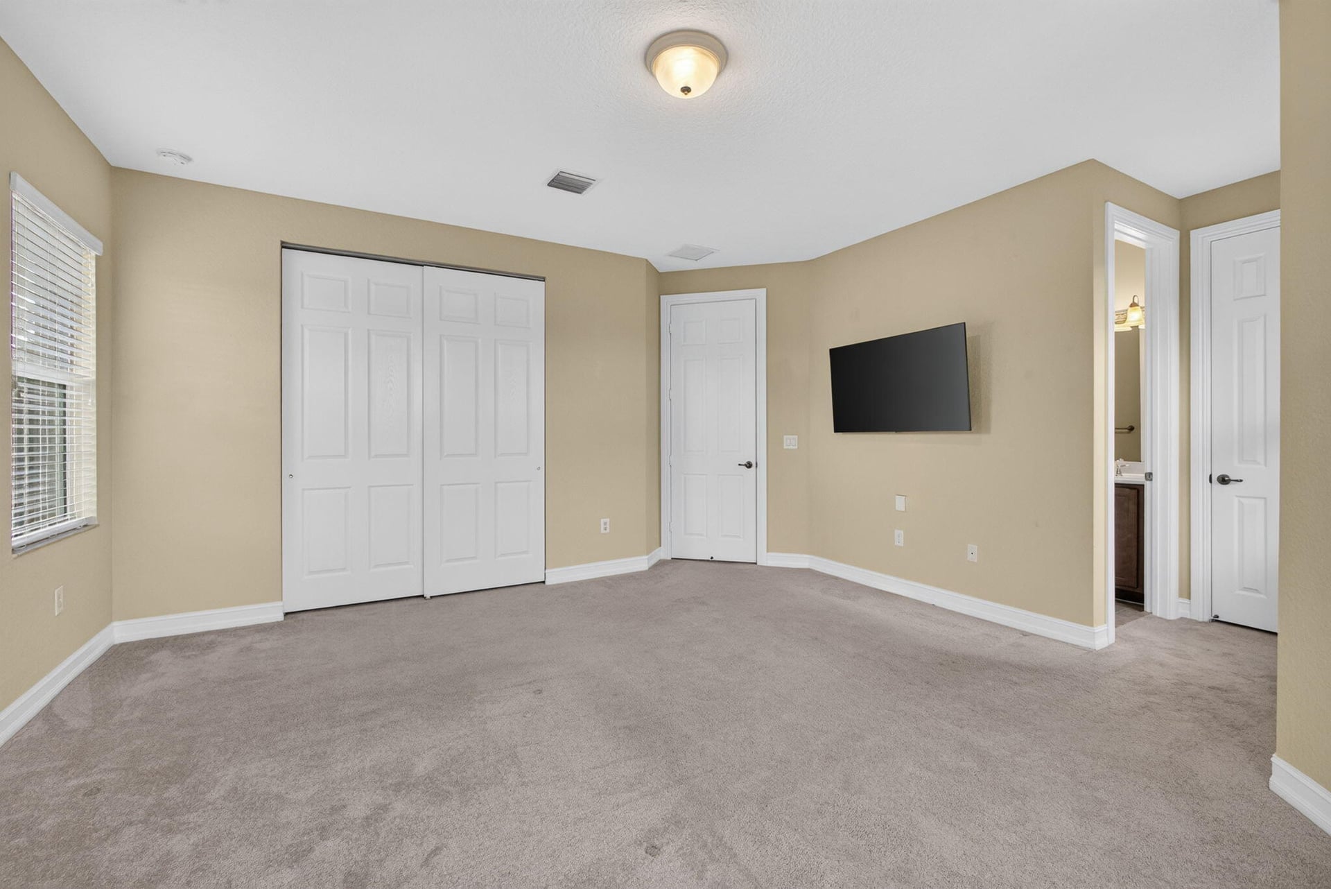 Residence photo 82
