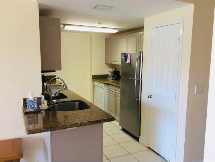  Unit 518 photo 7
