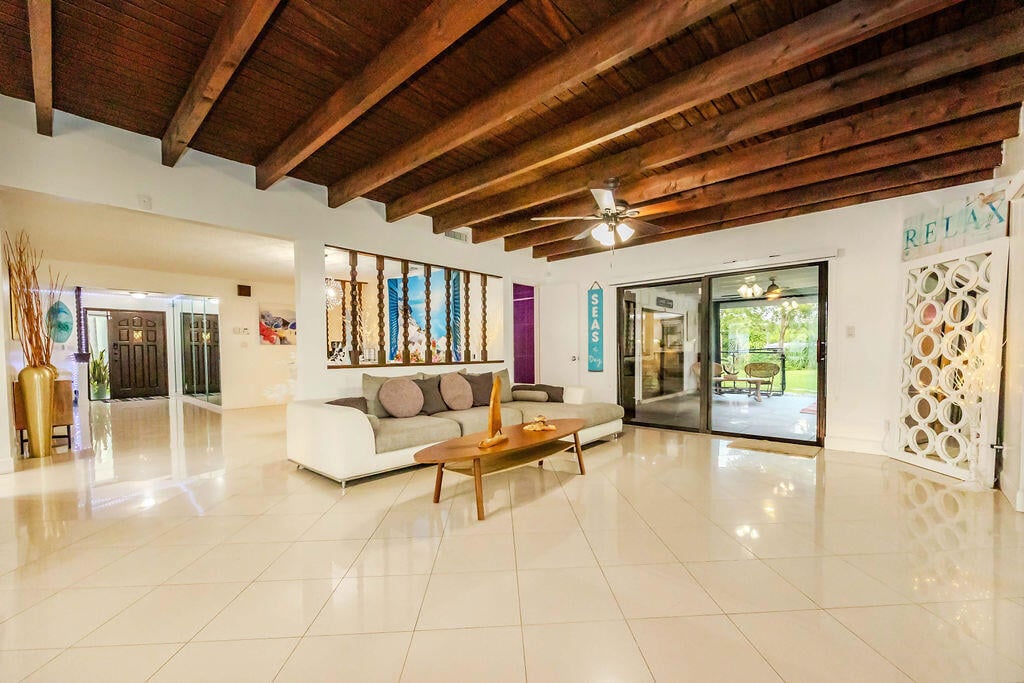 Residence photo 19