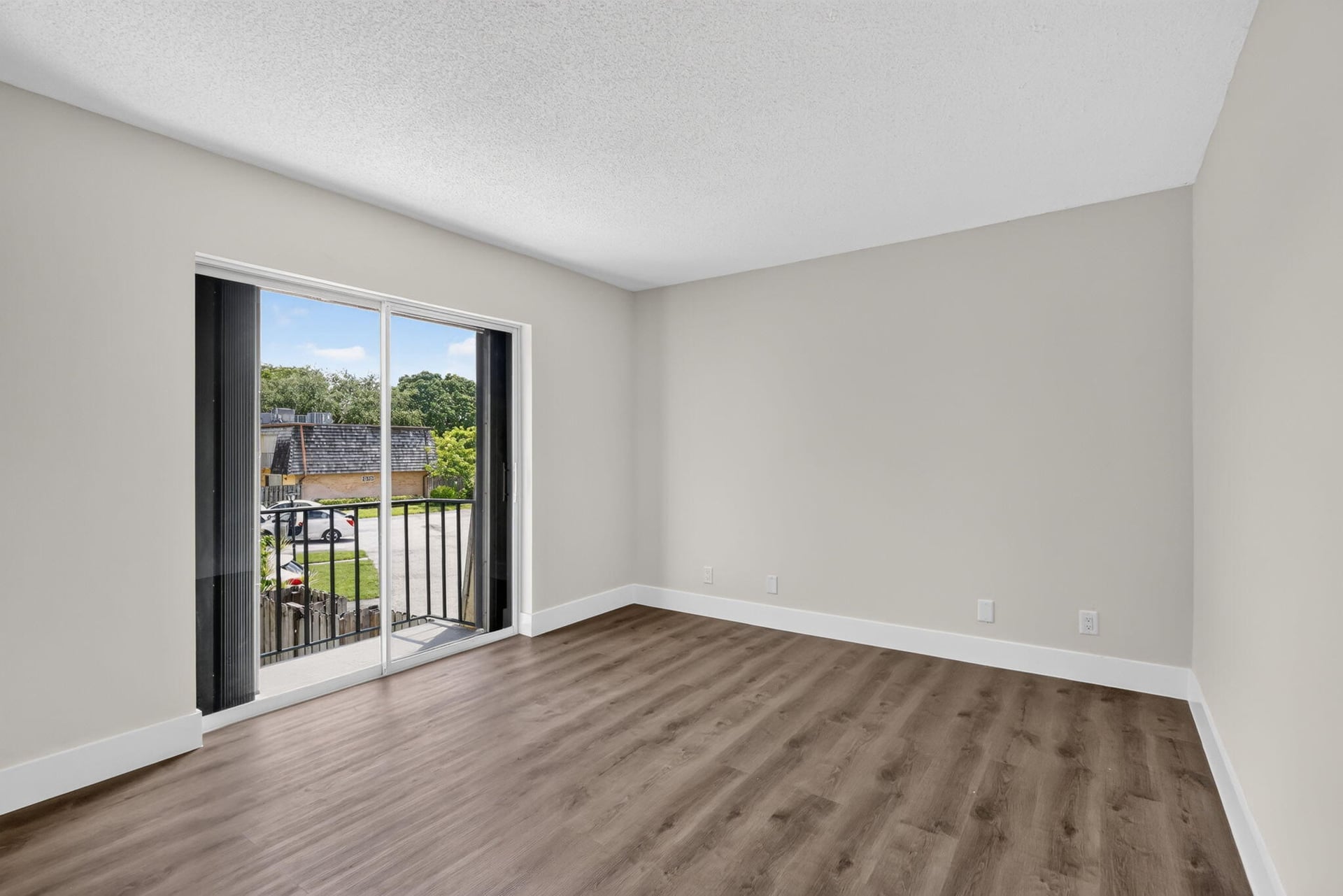  Residence photo 16