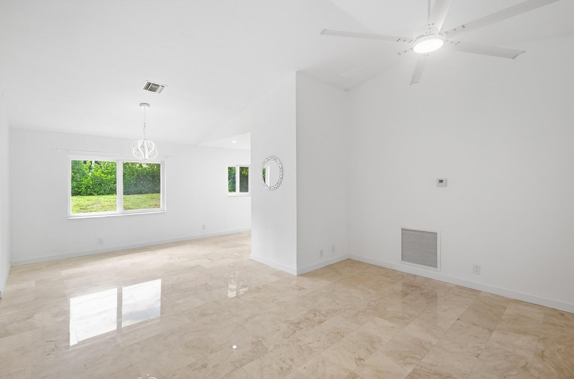Residence photo 22