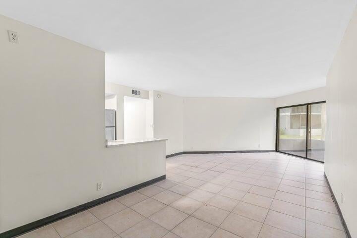 Unit 104 photo 7