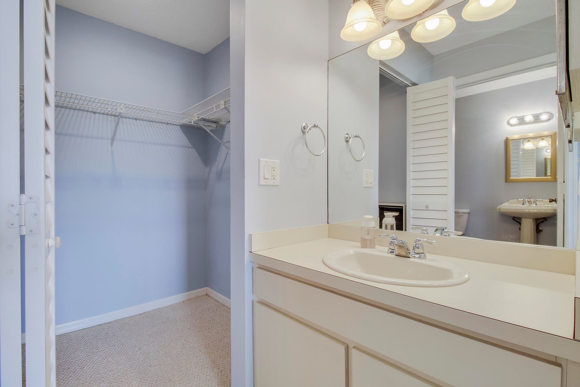 Unit 204 photo 19