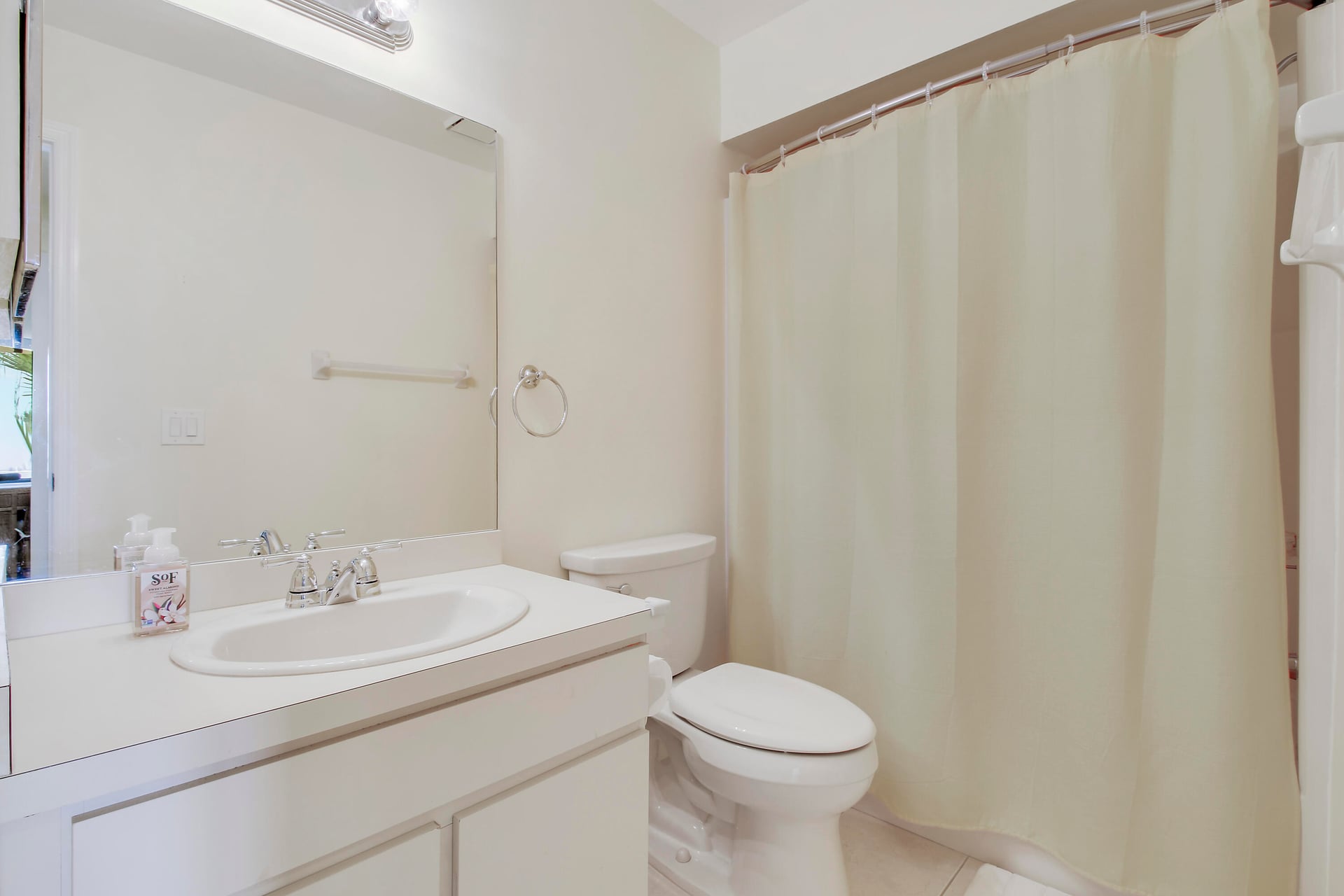 Unit 204 photo 22