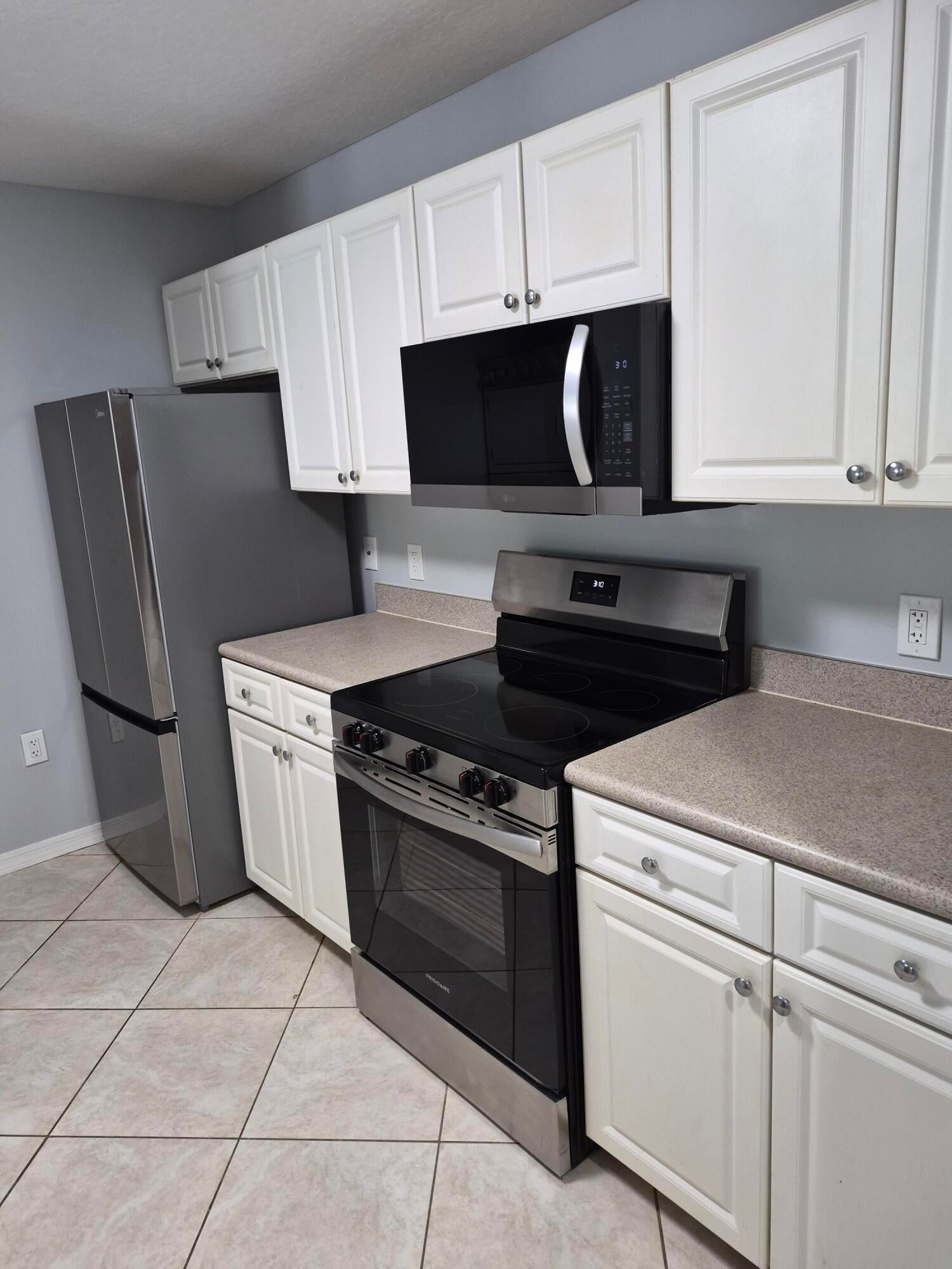 Unit 205 photo 25