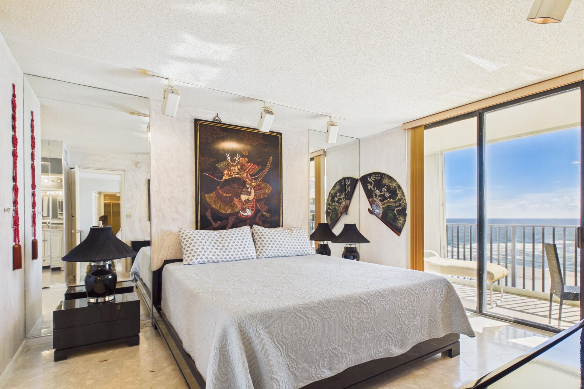 Unit 1208 photo 10