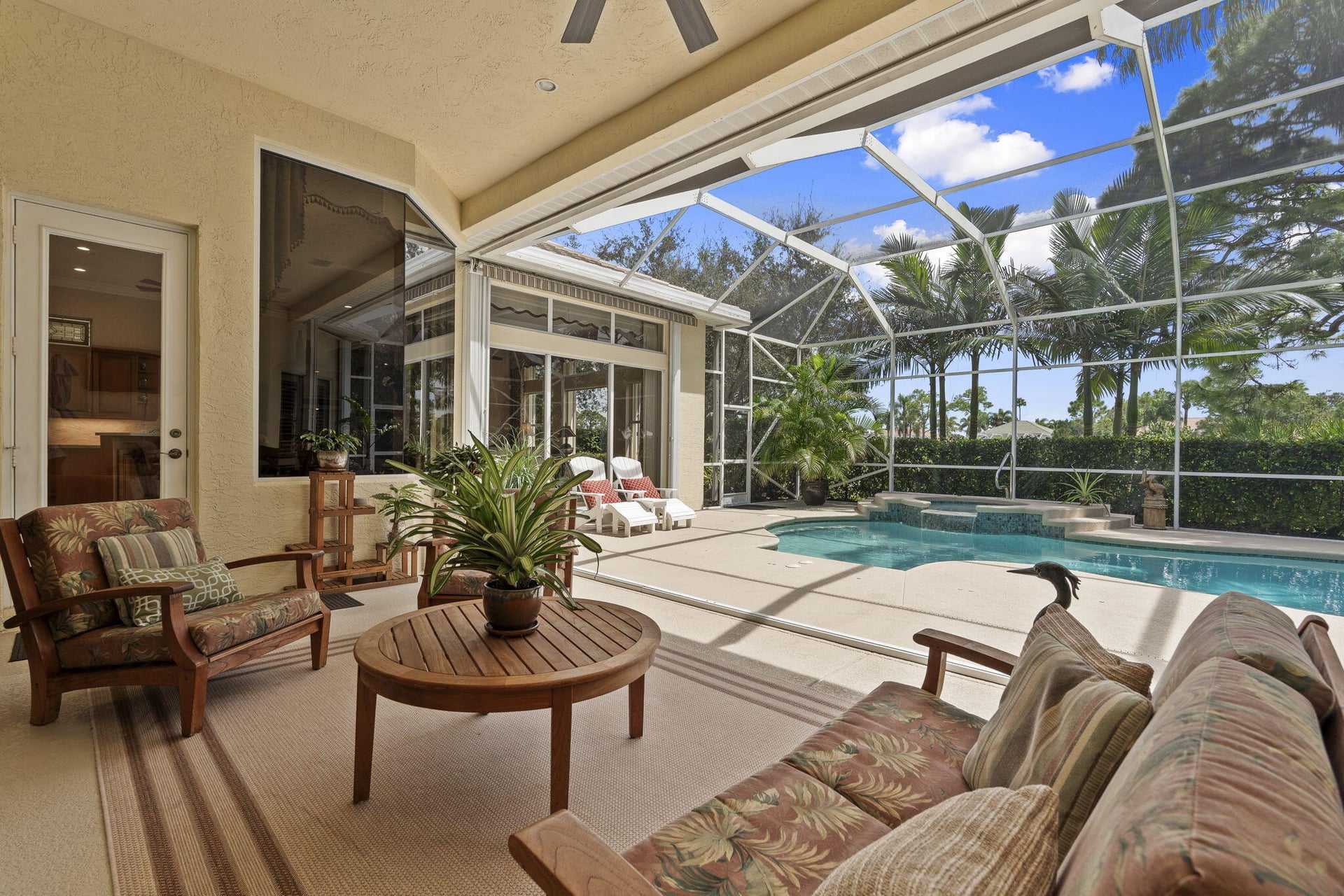 Monarch Country Club Residence photo 4