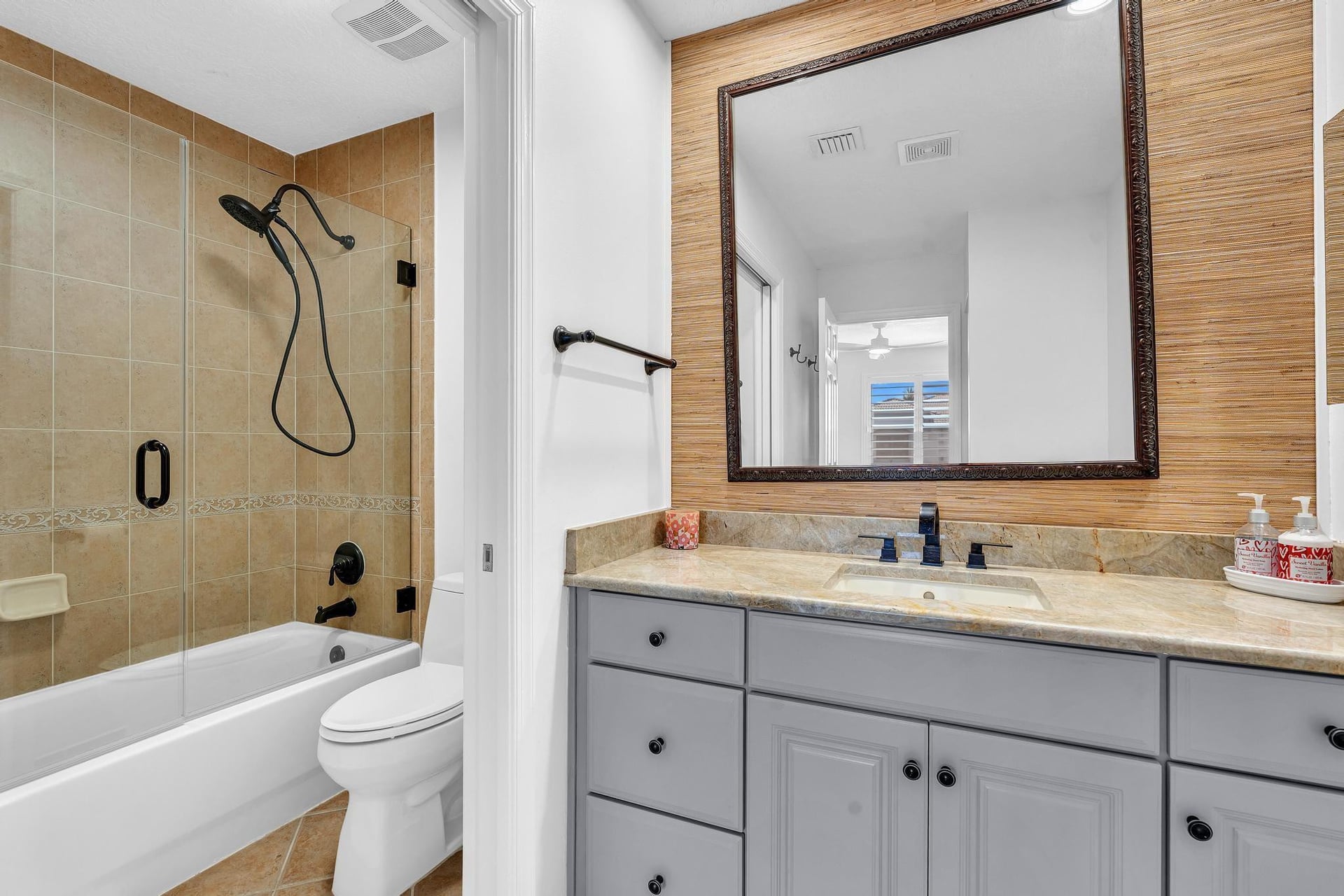 Residence photo 82