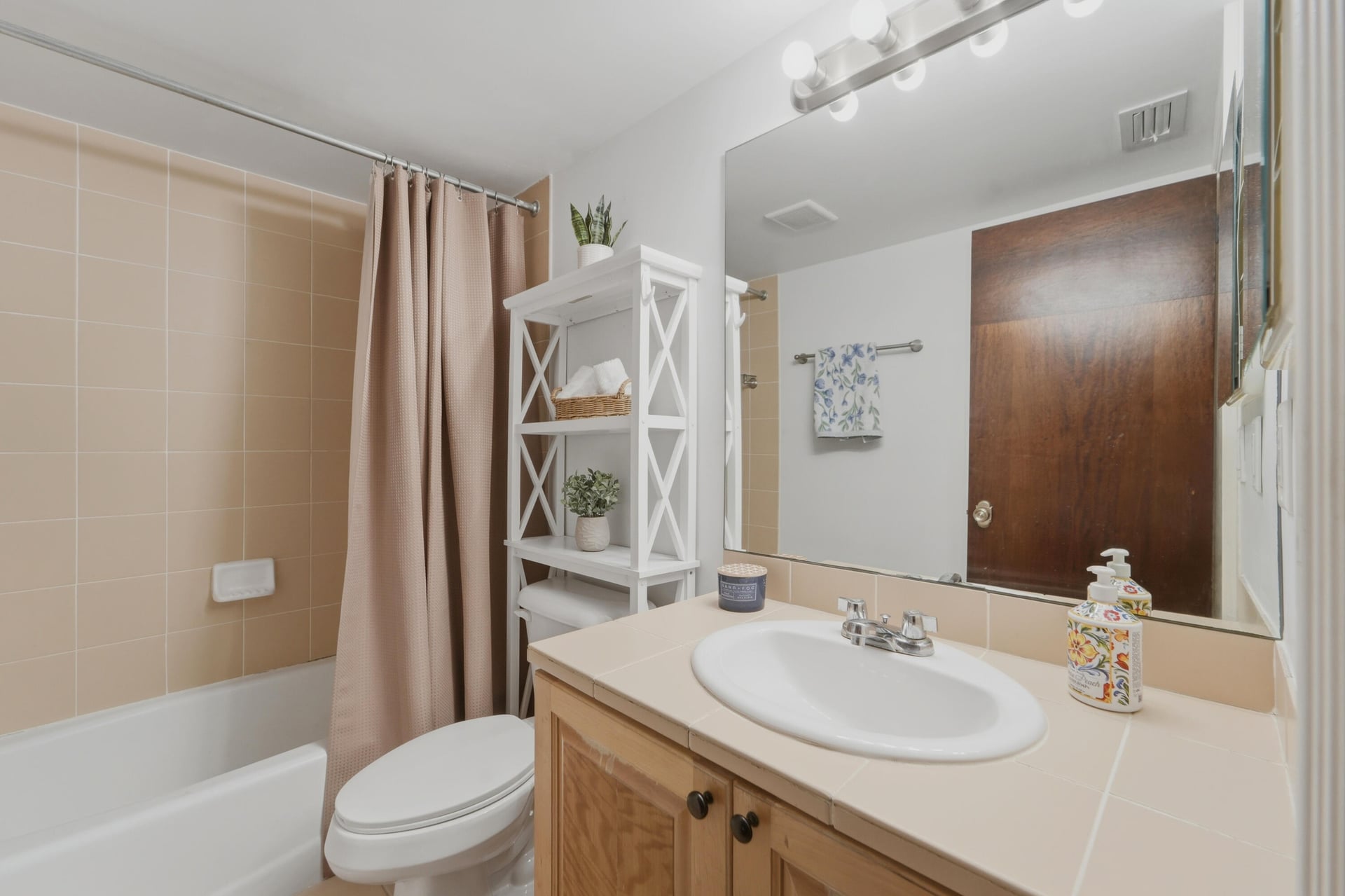 Unit 103 photo 22
