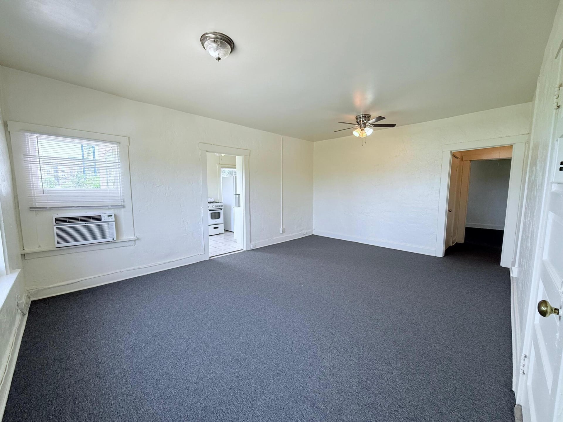  Unit 12 photo 7