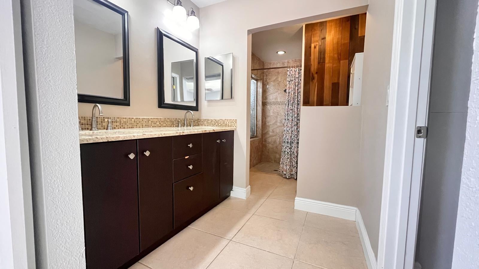 Residence photo 4