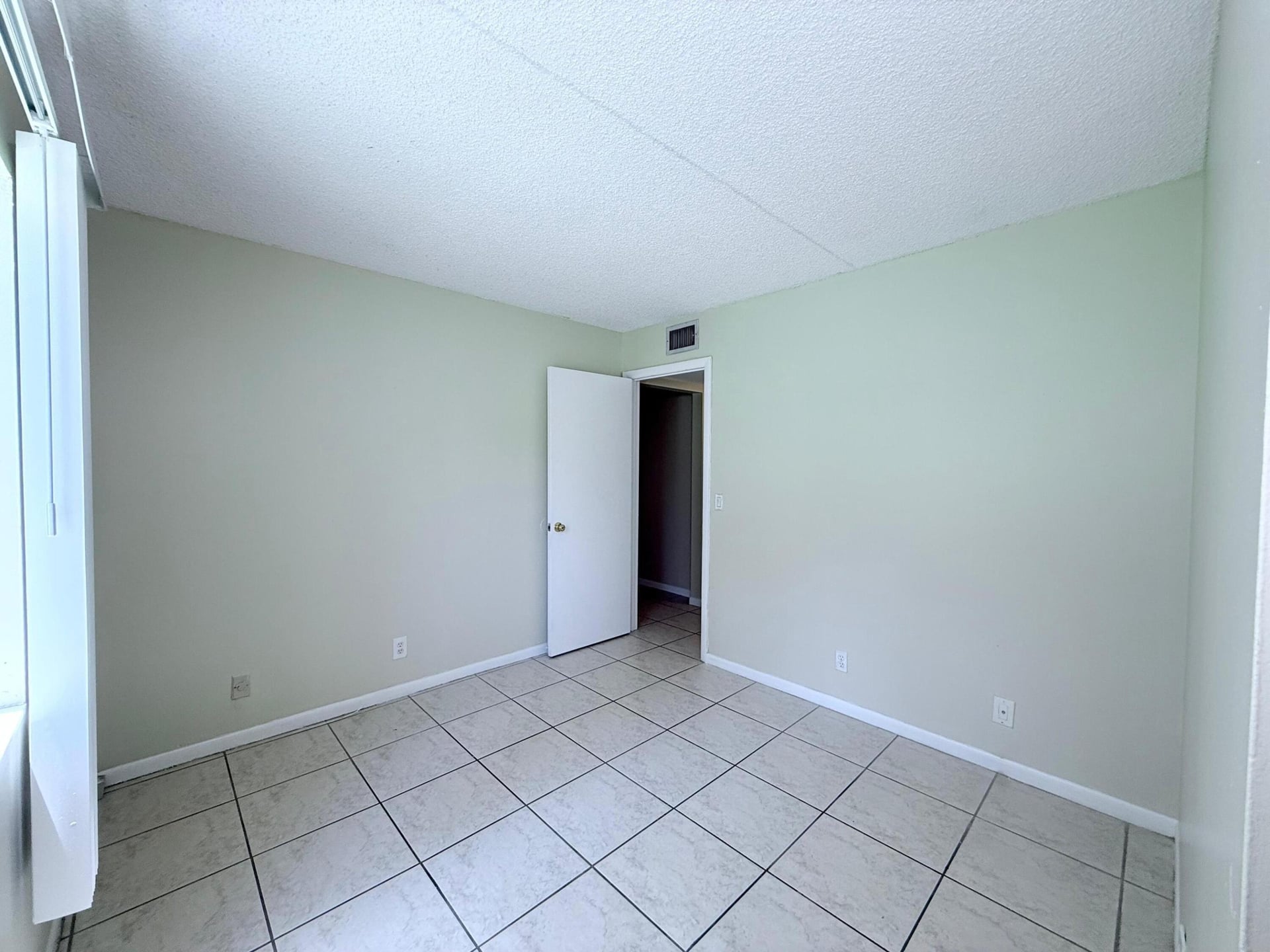  Unit B1 photo 10