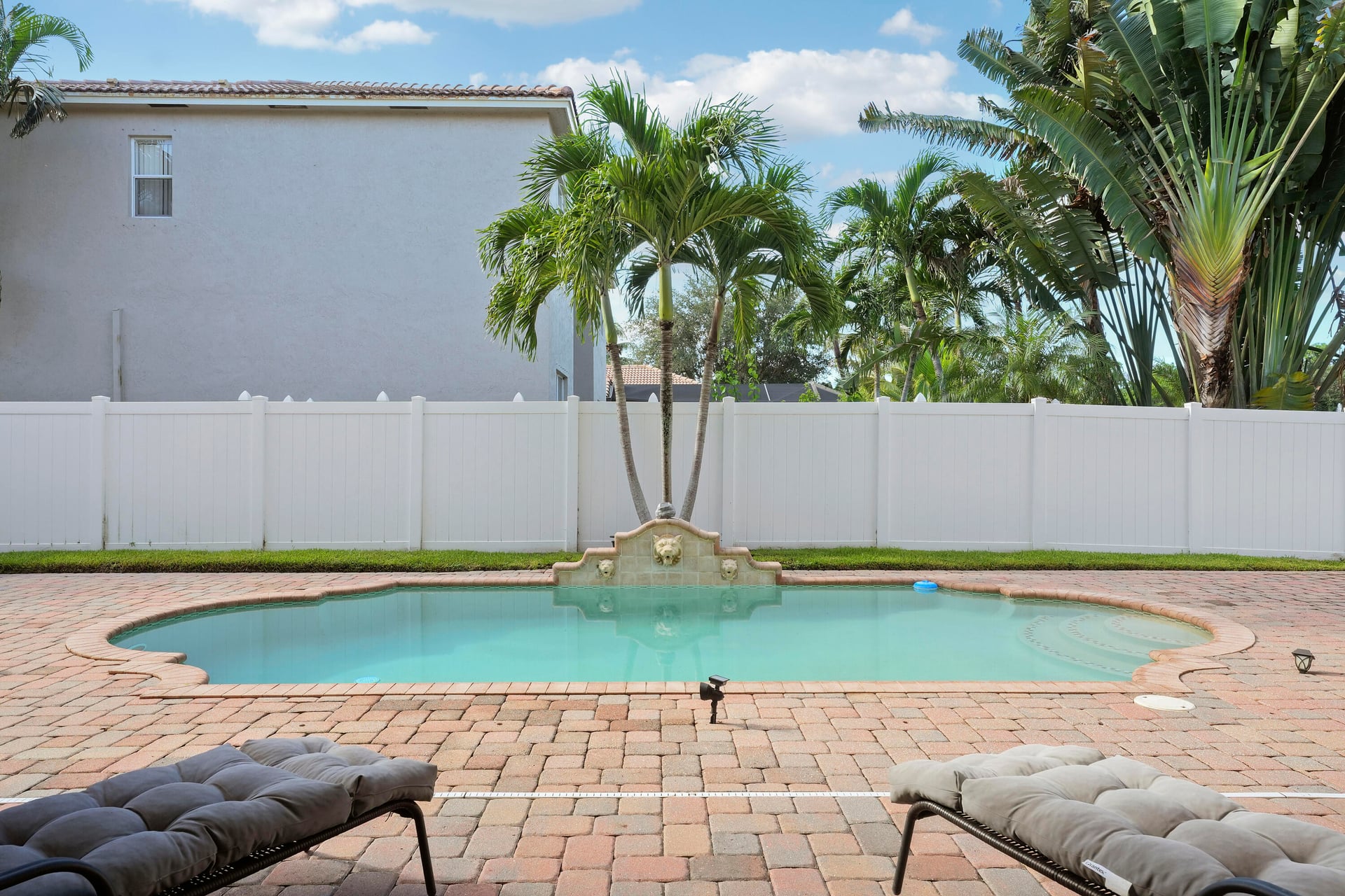 Residence photo 4