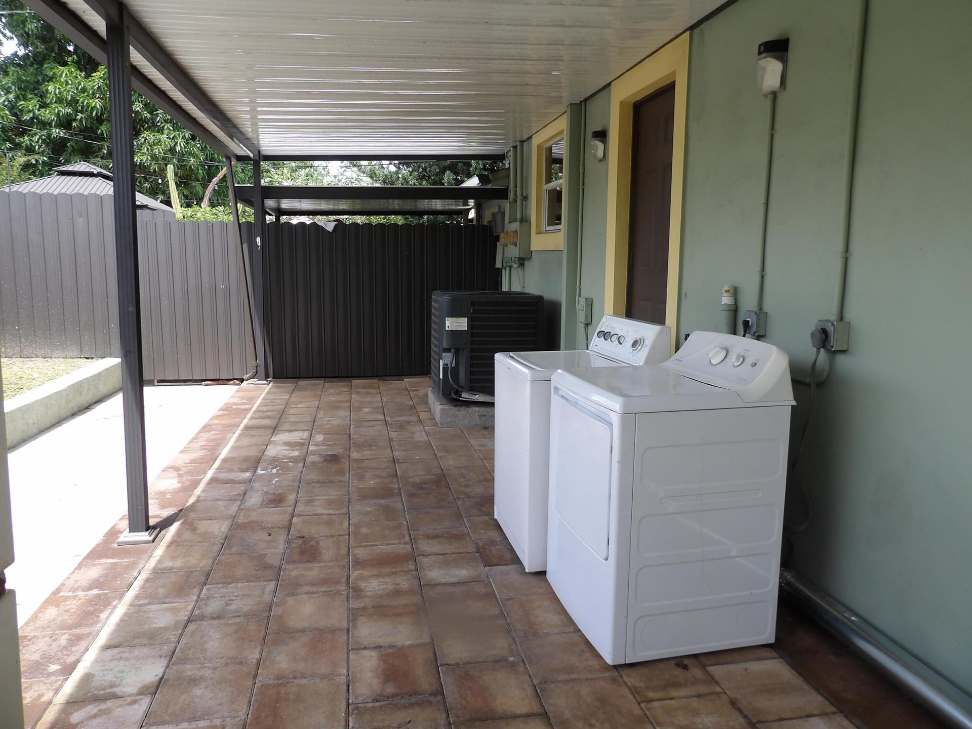 Unit 1 photo 13