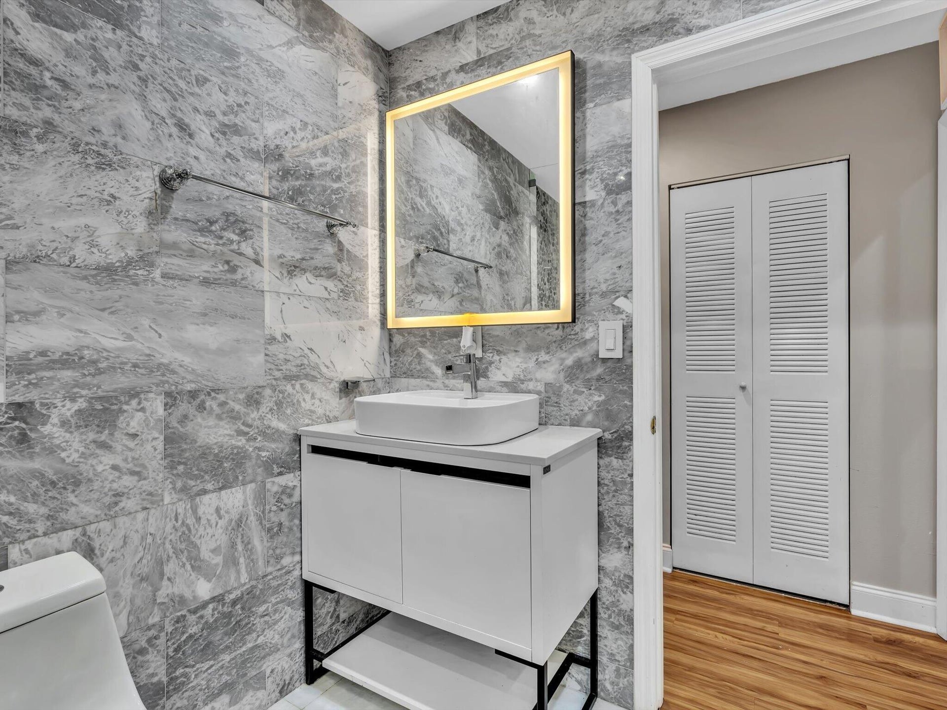 Residence photo 76