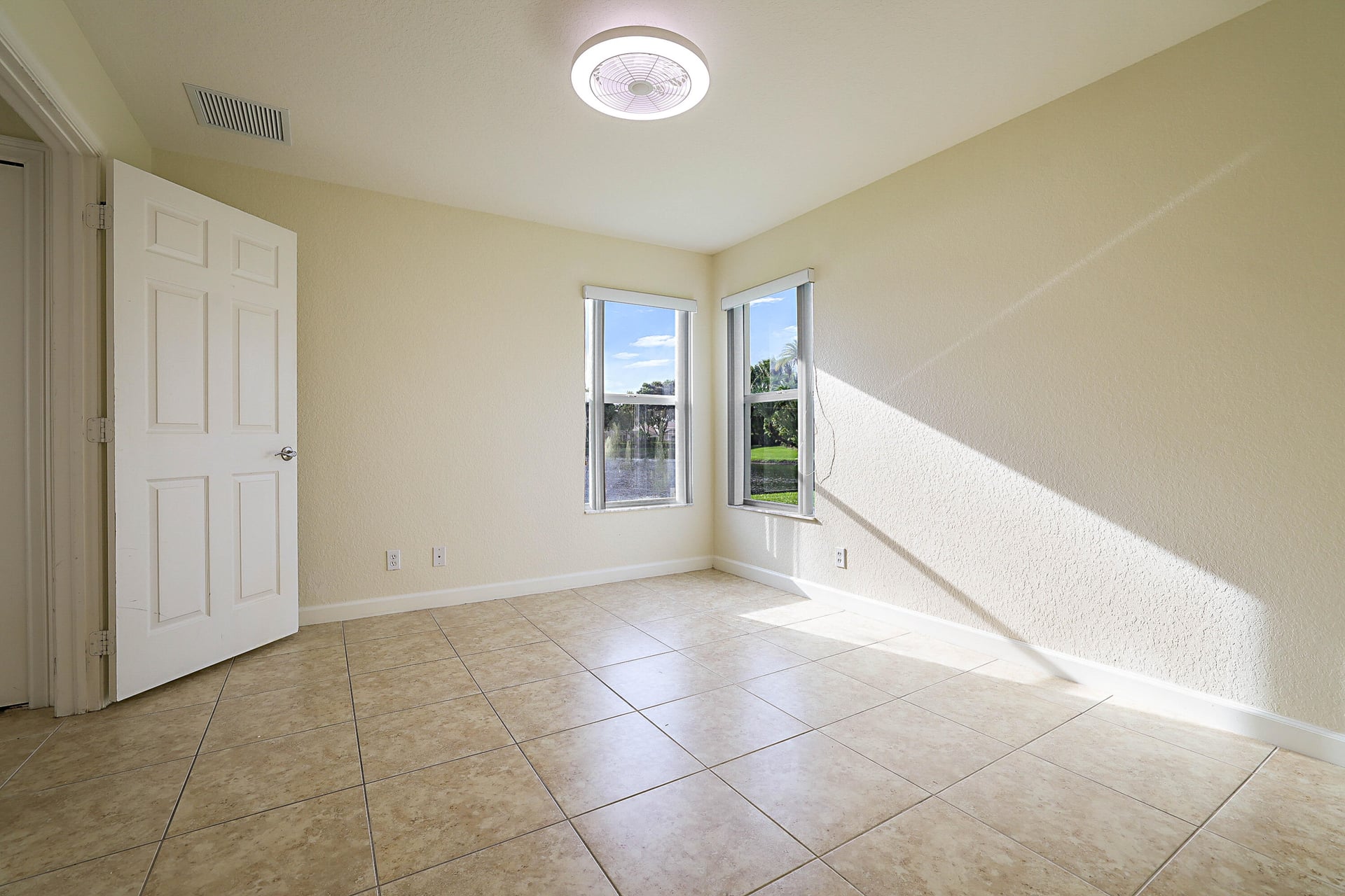Residence photo 34