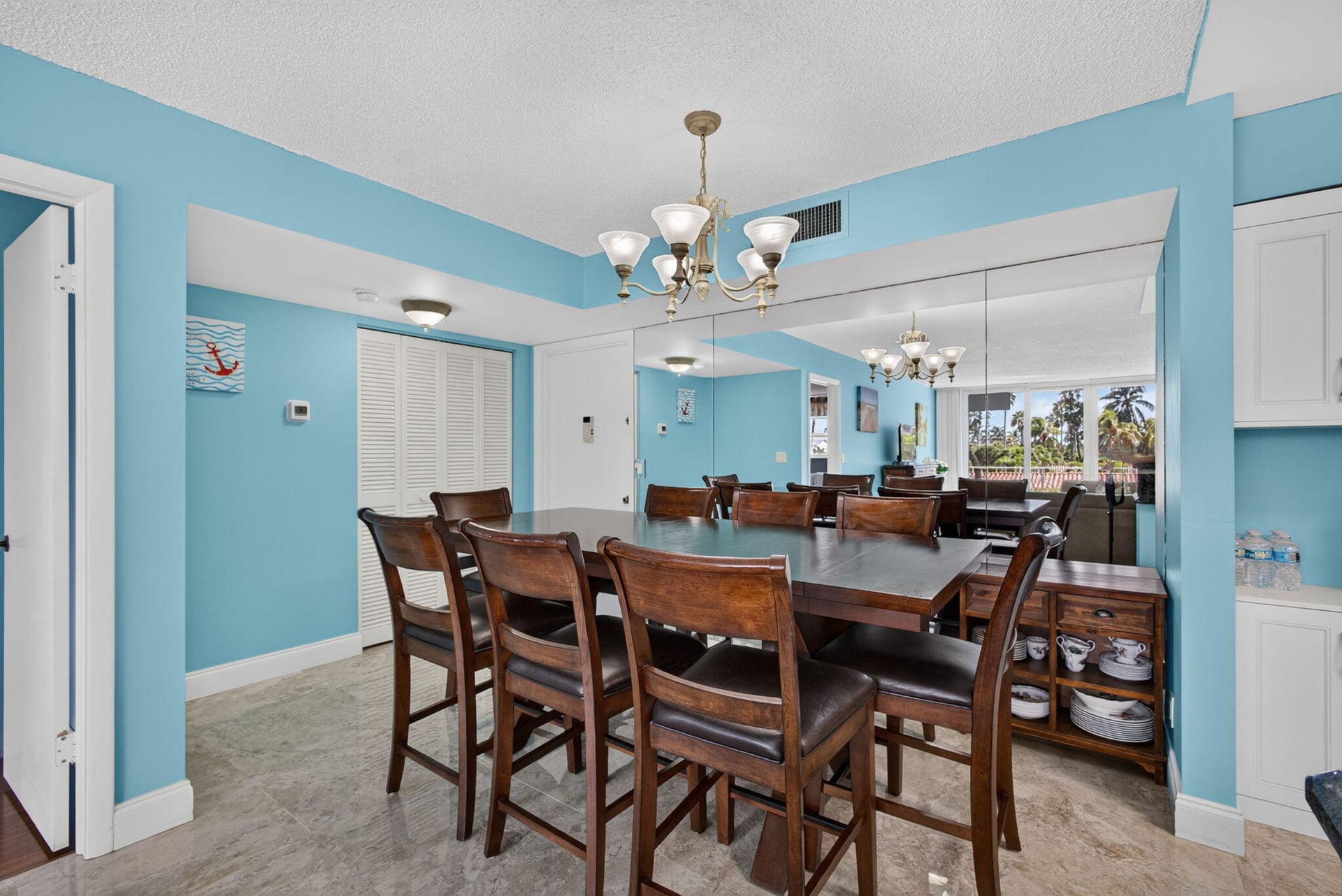 Unit 209 photo 7