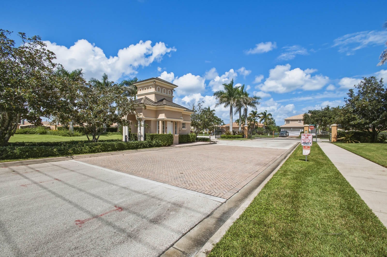  Residence photo 49
