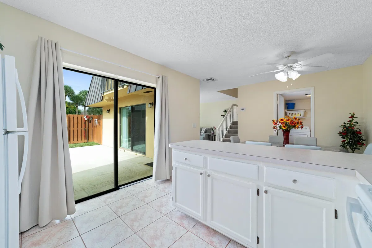 Residence photo 10