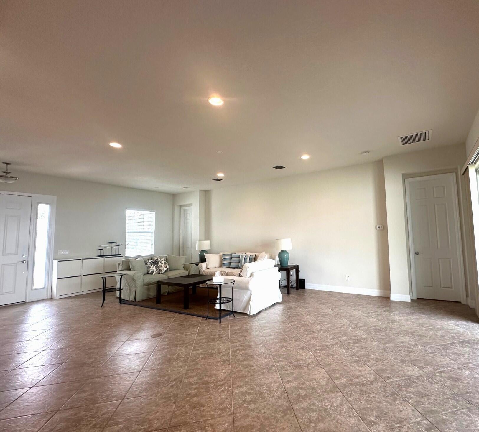  Residence photo 16
