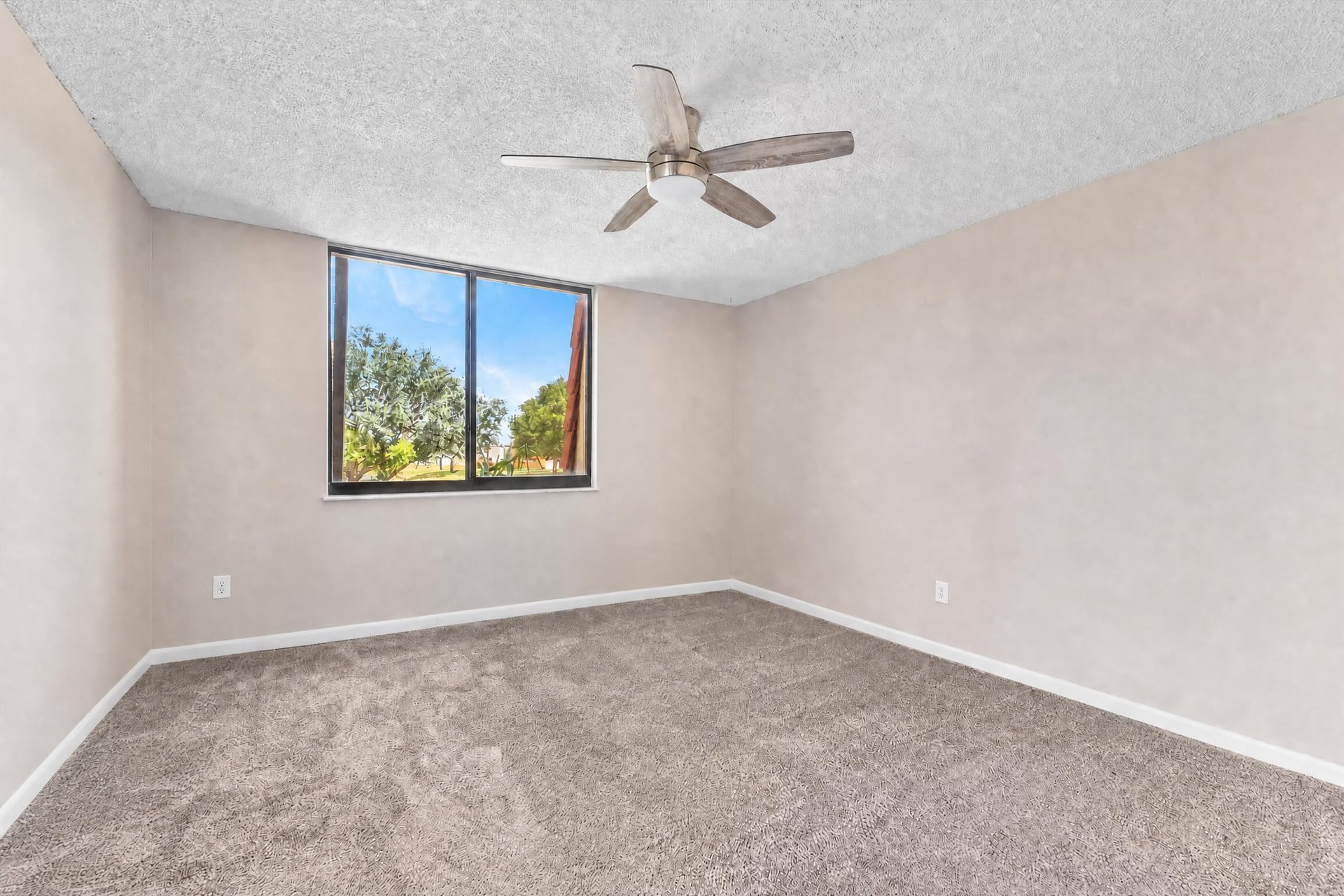 Residence photo 13