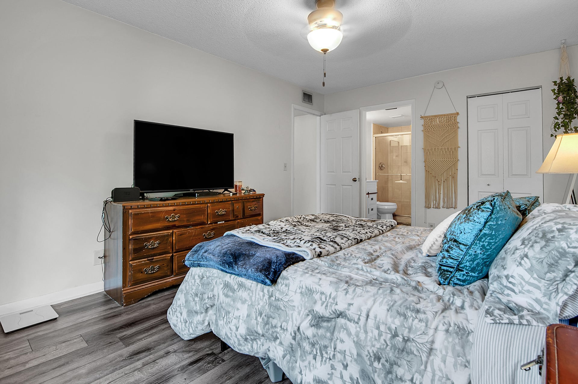 Unit F3 photo 22