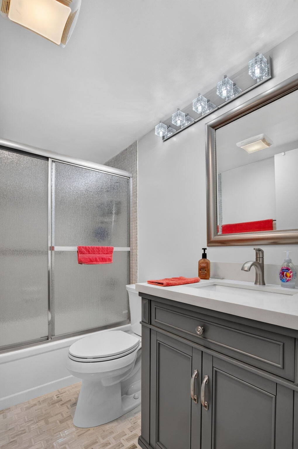  Unit 2008 photo 16