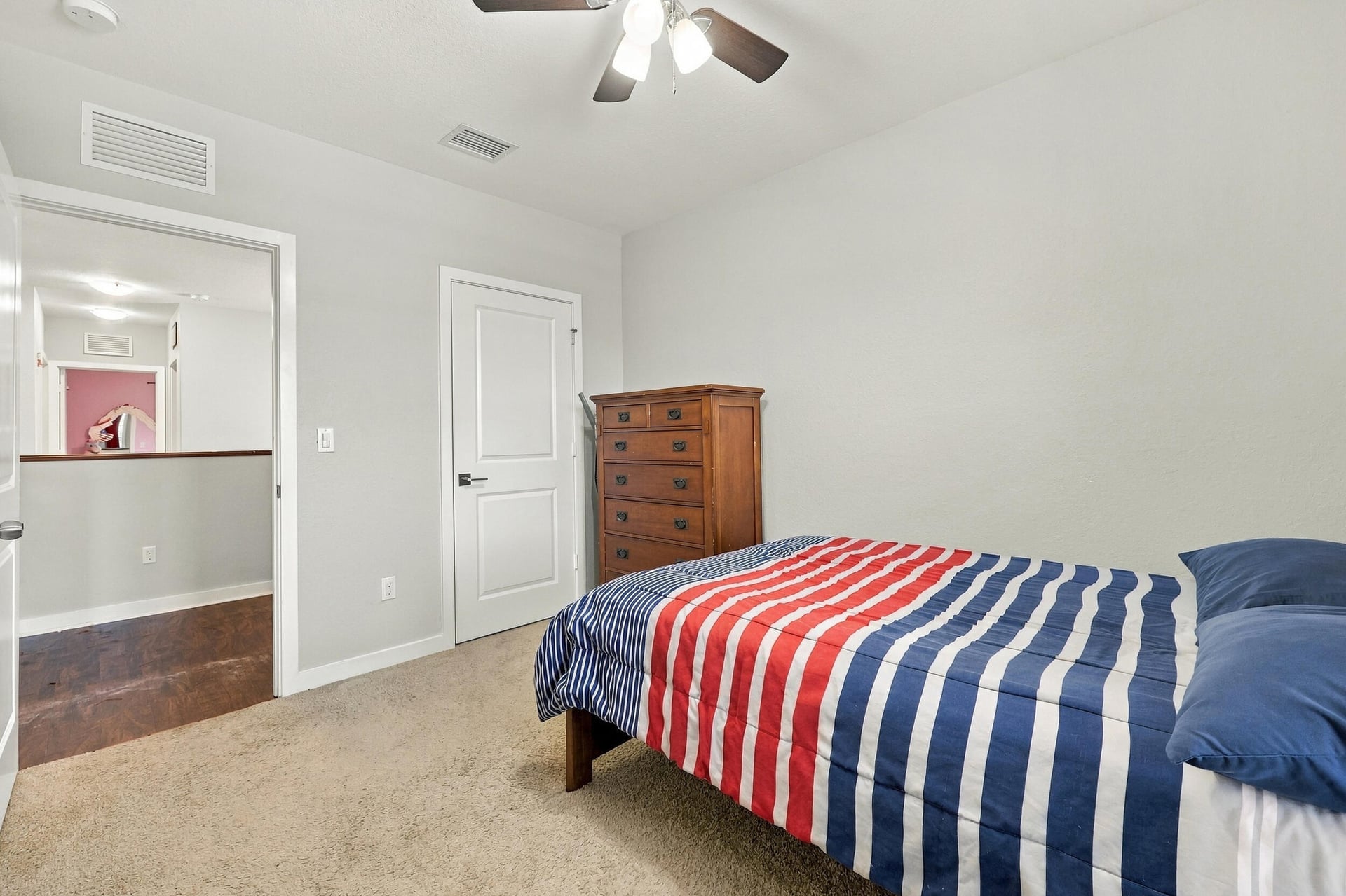  Residence photo 34