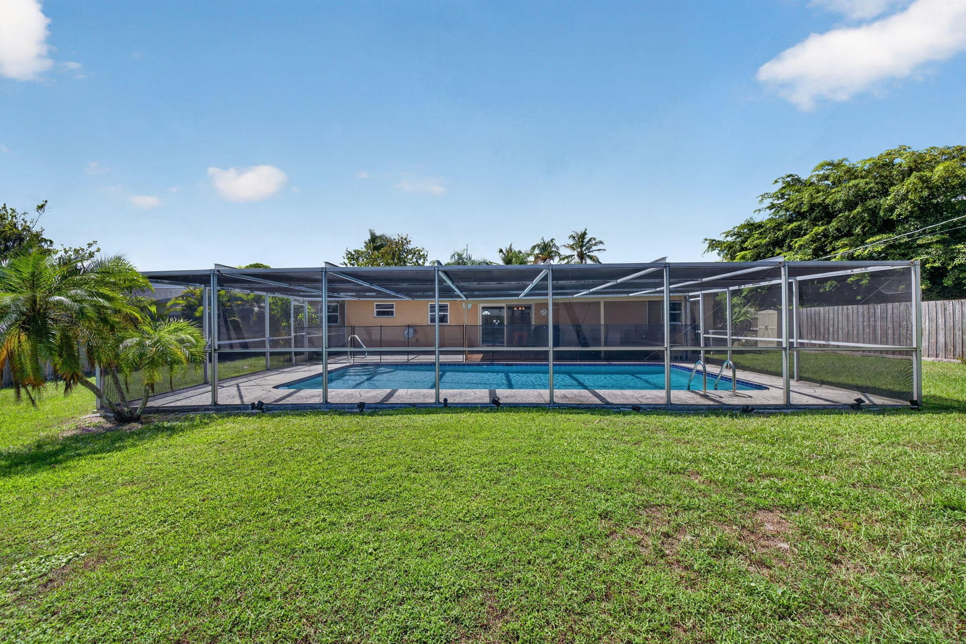 Residence photo 19