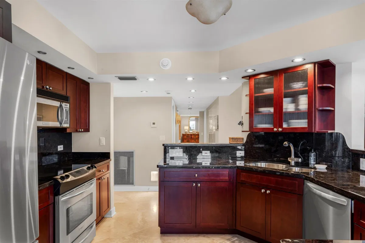  Unit 10NW photo 13